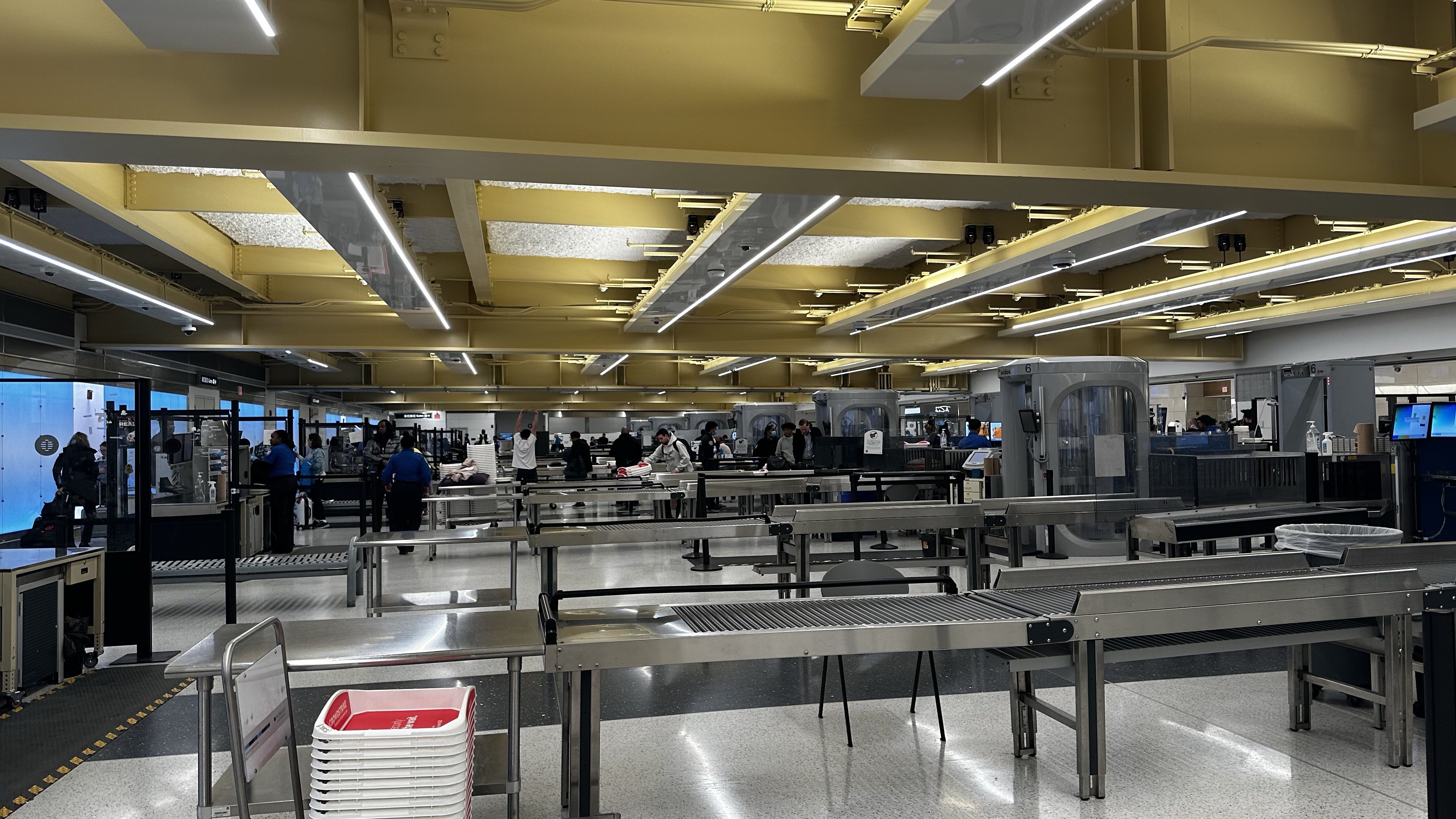 How to Avoid Dehydration When Flying airplaneTees How to Avoid Dehydration When Flying: 5 tips to Combat it 1